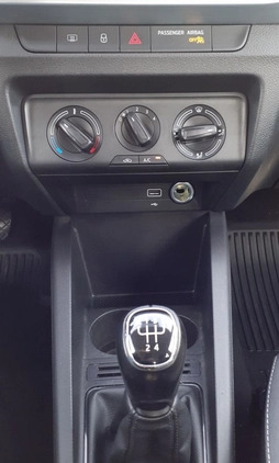 Skoda Fabia cena 43900 przebieg: 142587, rok produkcji 2020 z Pieszyce małe 529